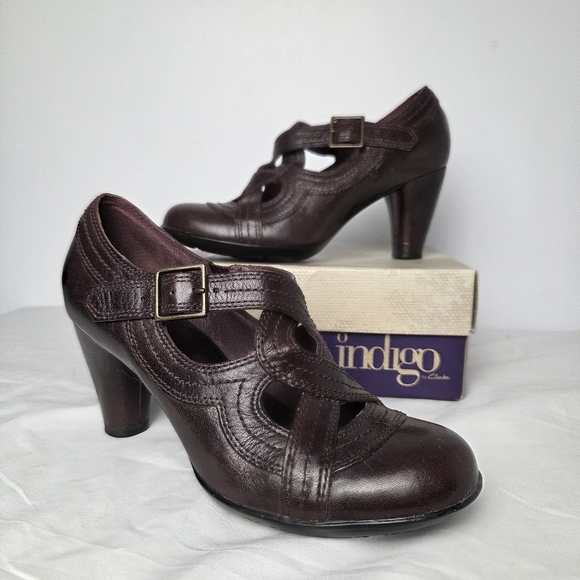 Indigo Shoes - Clarks Indigo Sylvie Brown Leather Heels | Size 7M Celtic Dark Academia